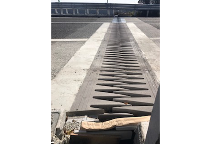 橋梁伸縮装置取替工事